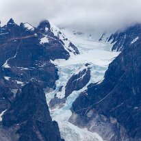 IMG_5230 14/01/2019 - Du champ de glace sud partent de beaux glaciers. Sparkling glaciers wind their way down from the southern icefield.